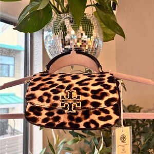 NWT ✨Tory Burch Leopard Print top handle / crossbody